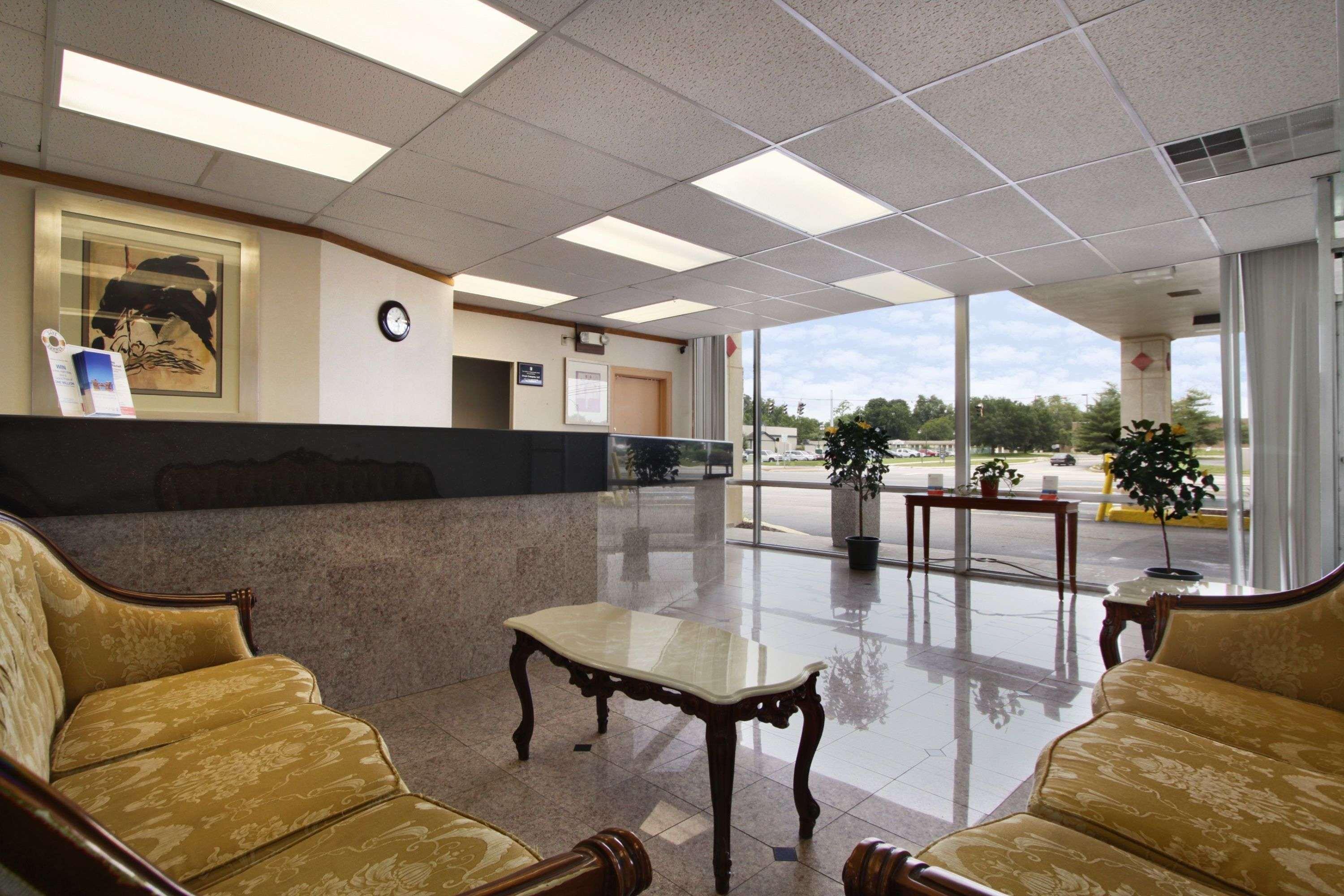 Super 8 By Wyndham Douvres Extérieur photo