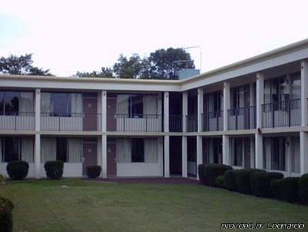 Super 8 By Wyndham Douvres Extérieur photo