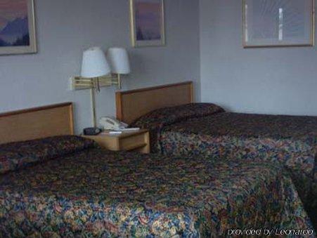 Super 8 By Wyndham Douvres Extérieur photo